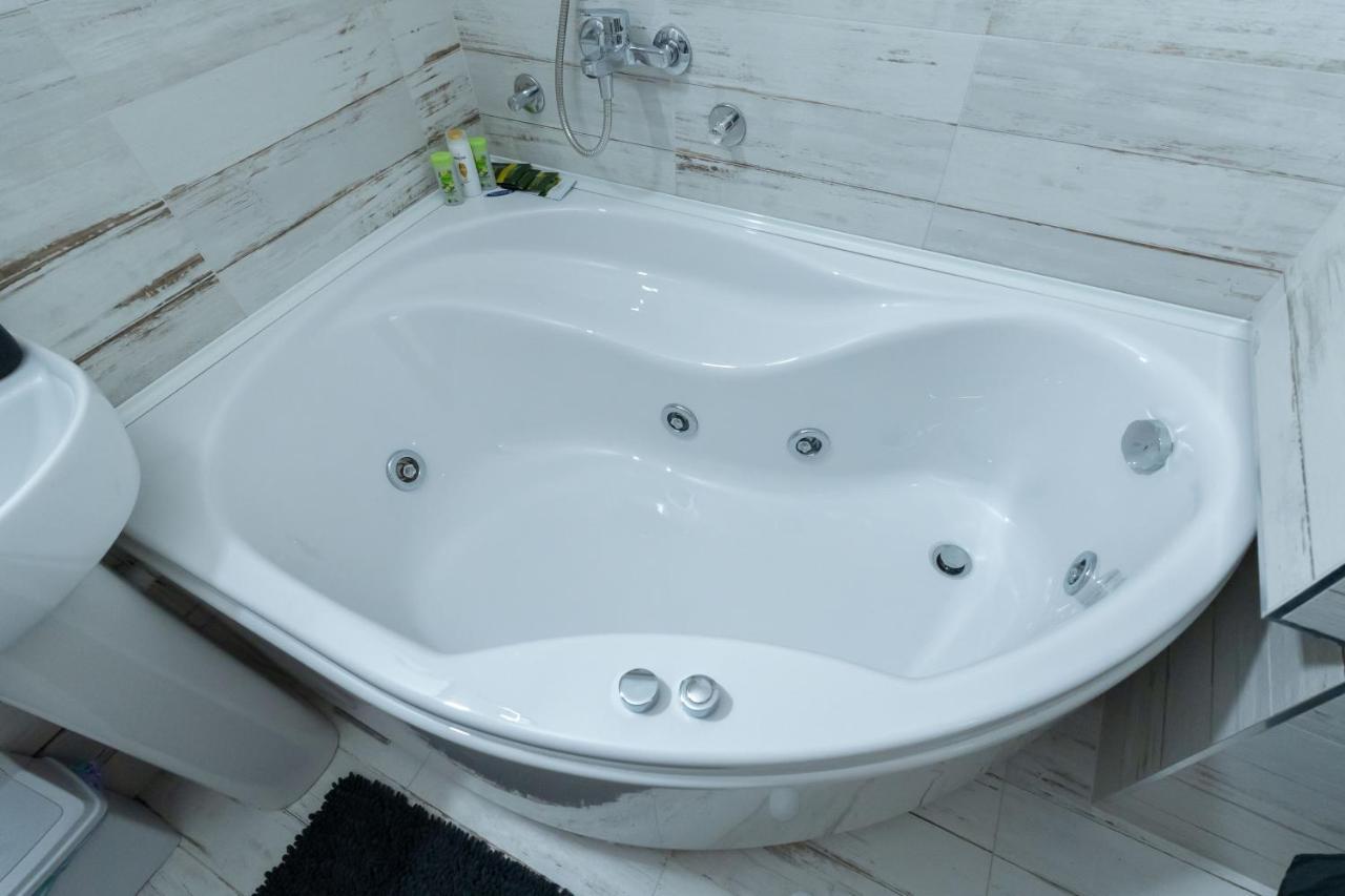 Heart Of Zemun Apartment เบลเกรด ภายนอก รูปภาพ